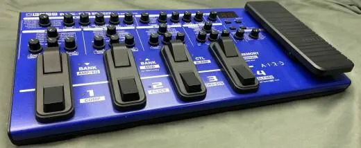 BOSS - ME-90B Bass Multi-Effects Processor 2